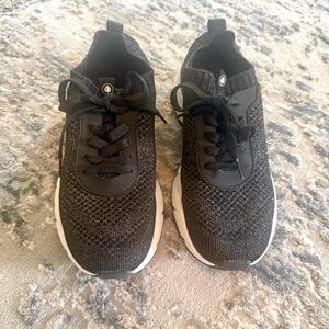 Freyling Black Women's Black Athletic Shoes size 9 GUC